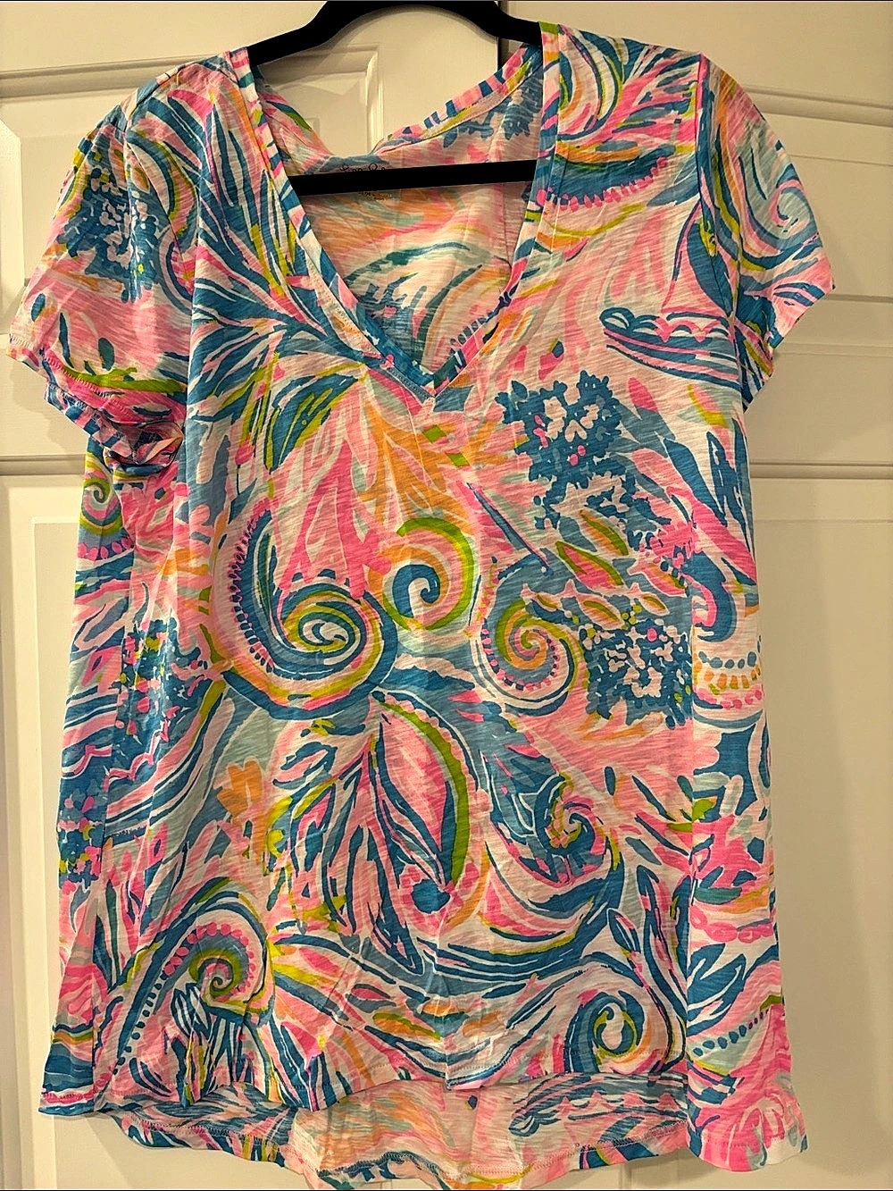 Lilly Pulitzer Abstract Short Sleeve Top in Pink & Blue size L